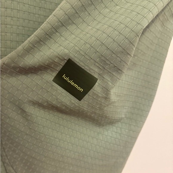 Lululemon hiking jacket - Picture 4 of 4